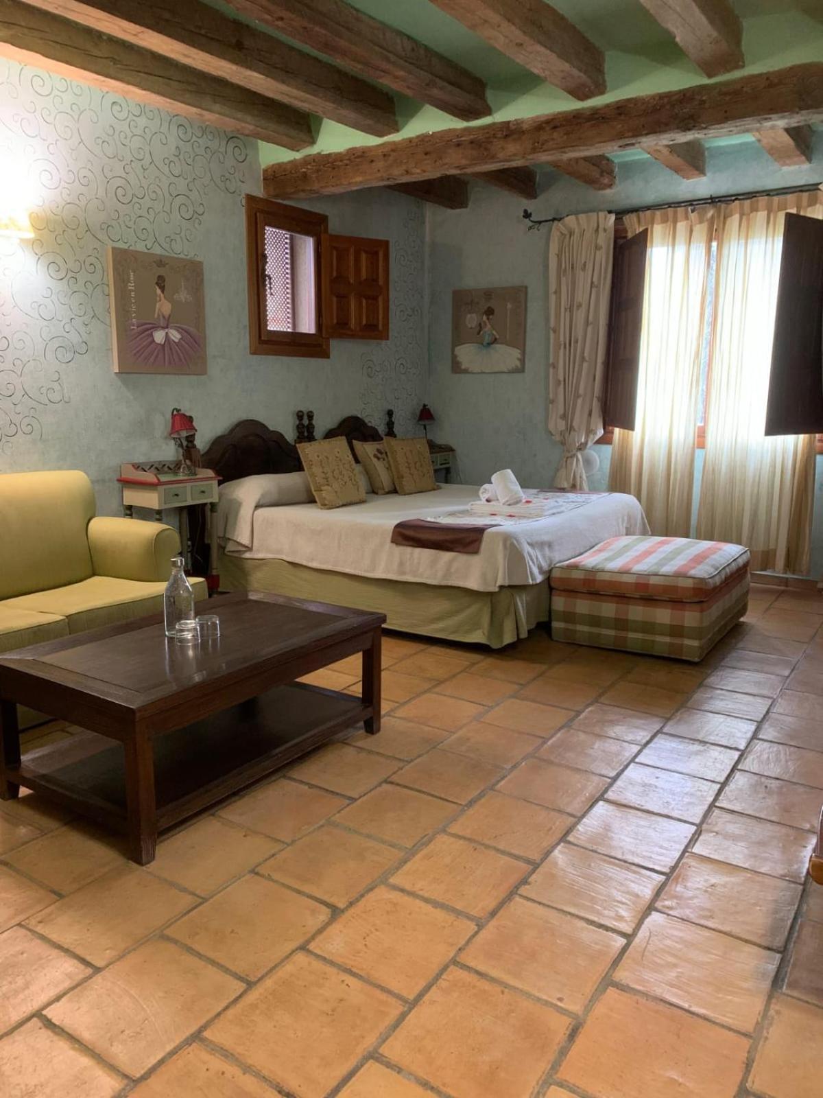 Posada Restaurante Fuenteplateada Collado Hermoso Dış mekan fotoğraf