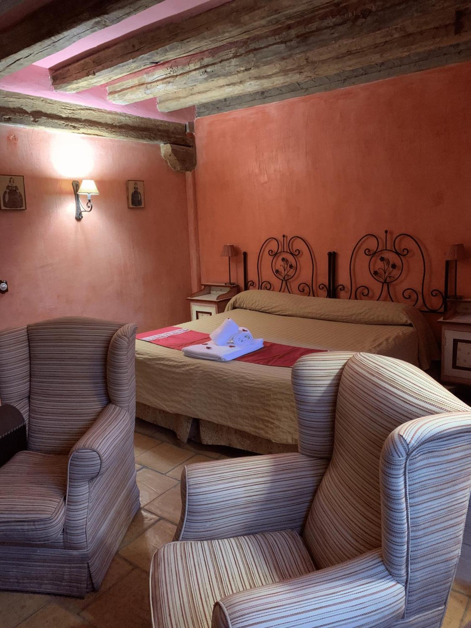 Posada Restaurante Fuenteplateada Collado Hermoso Dış mekan fotoğraf