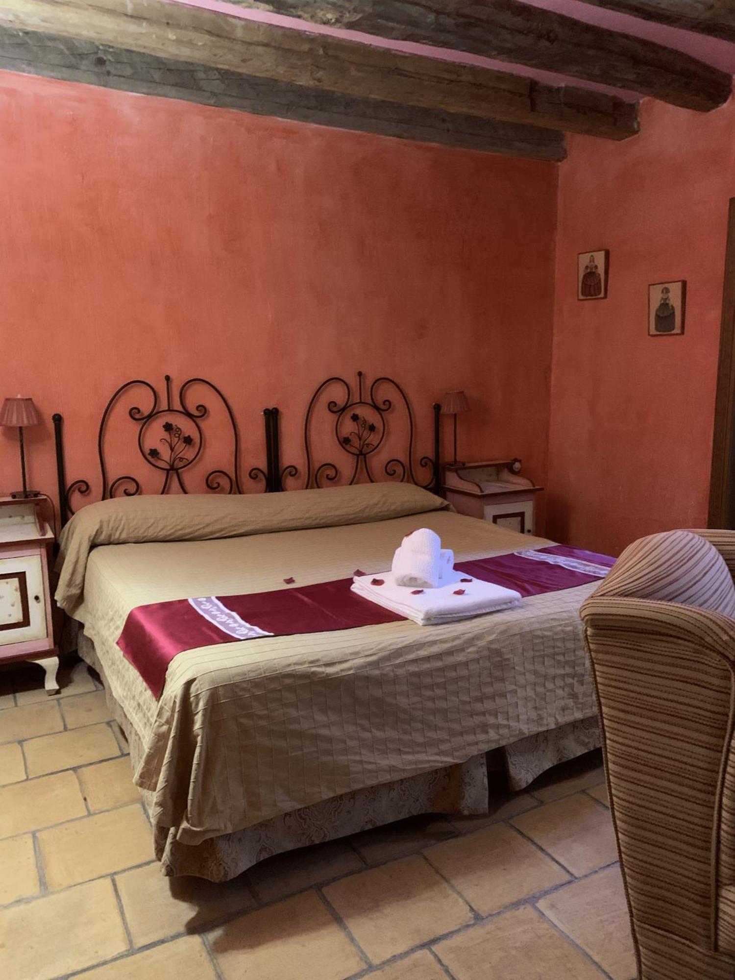 Posada Restaurante Fuenteplateada Collado Hermoso Dış mekan fotoğraf
